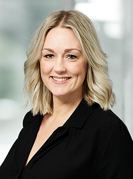 260X350 Px Christina Hammer